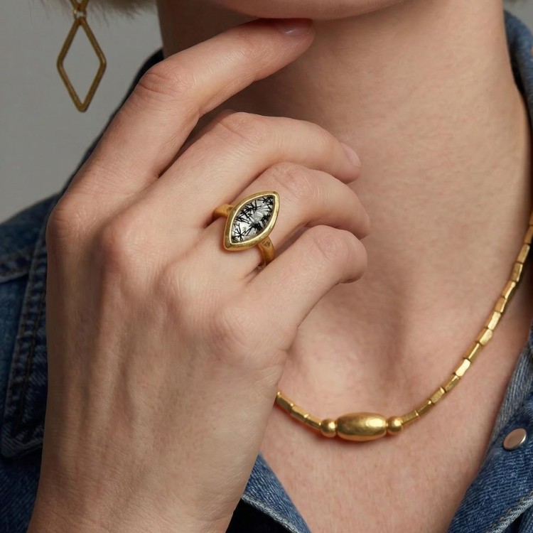 Gold Ring mit Quarz und Rutil - MANDEL